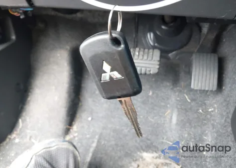 2017 Mitsubishi Mirage G4 Es z USA, uszkodzony, nr VIN ML32F3FJ4HHF16356